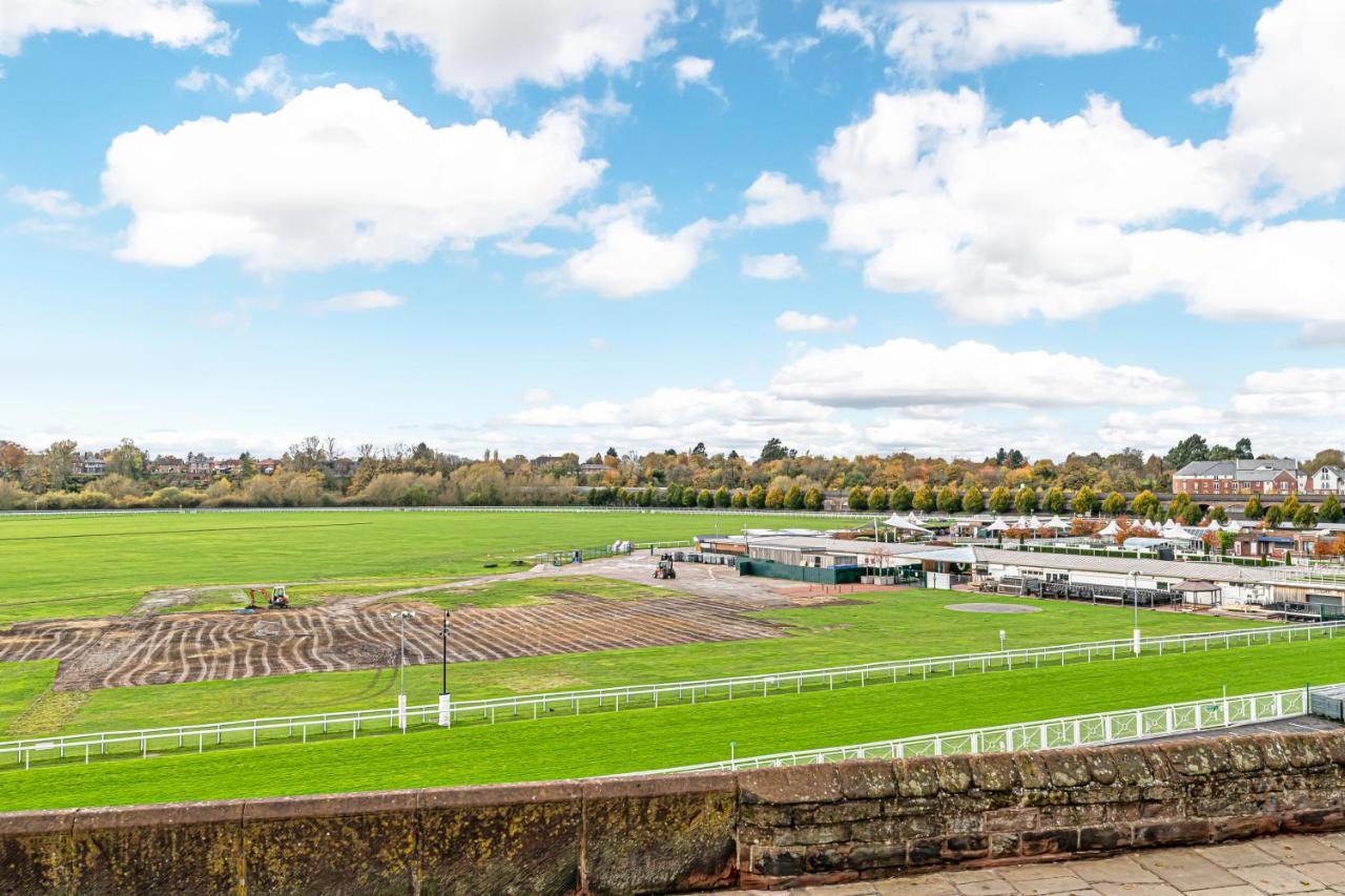 The Popular Chester Racecourse Apartments, Sleeps 4, Free Parking Exterior foto